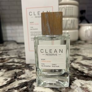 Clean reserve radiant nectar floral musk perfume